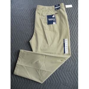 Izod Performance Plus Men's Khakis - NWT - 50 x30